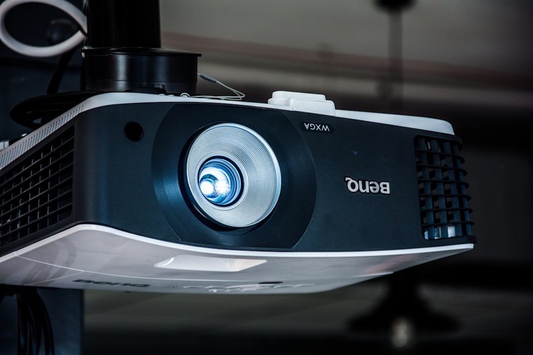 Best Mini Projectors for Home Theaters in 2025